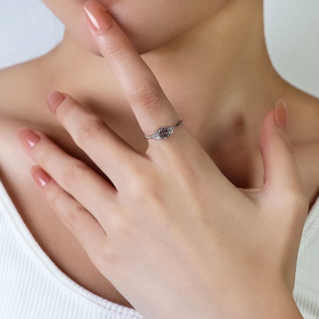 Stunning 0.78ct Diamonds 3-Stone Ring in 18k White Gold - GIA Certified