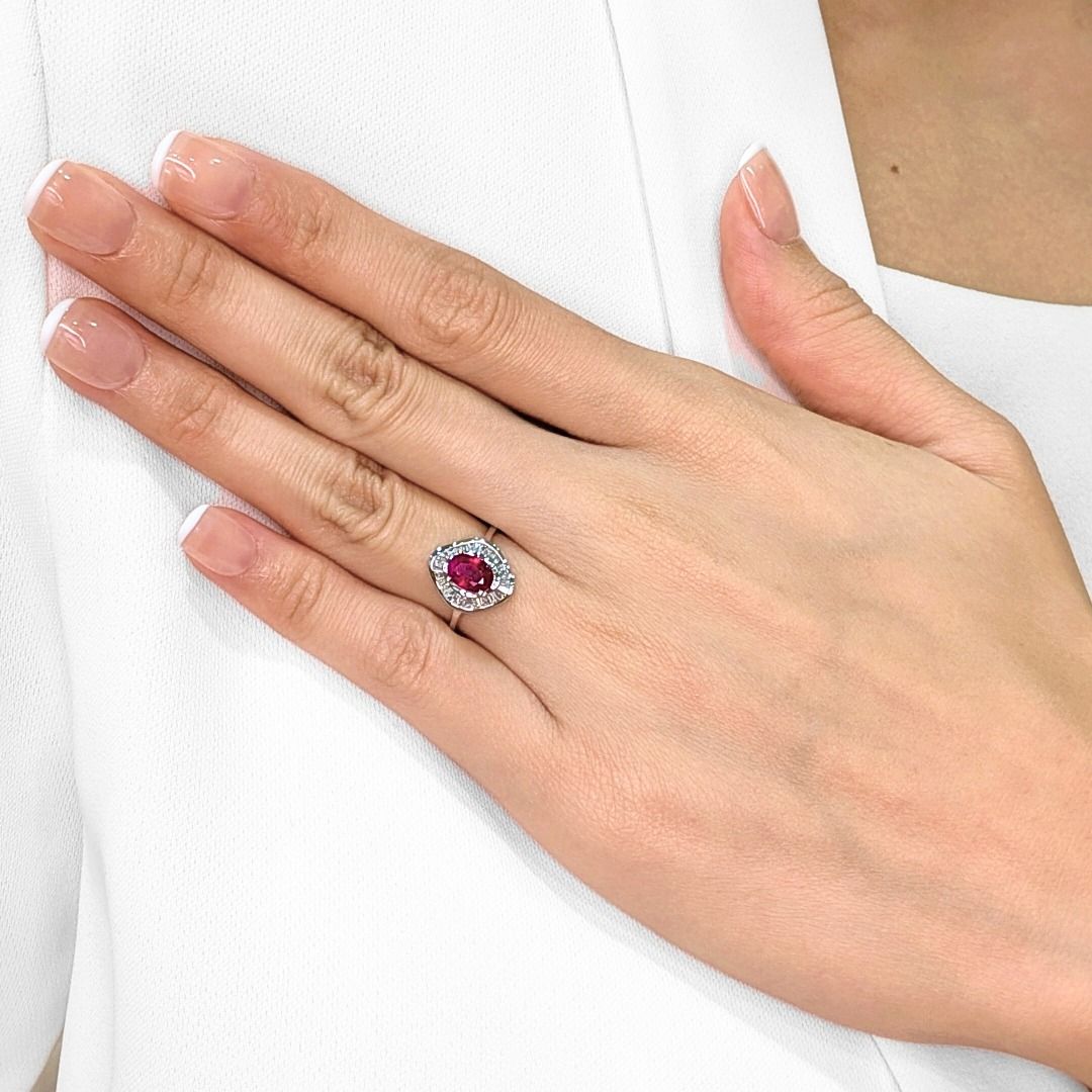 Exquisite 1.50ct Natural Ruby and Tapered Diamond 18k White Gold Ballerina Ring (New-unworn)