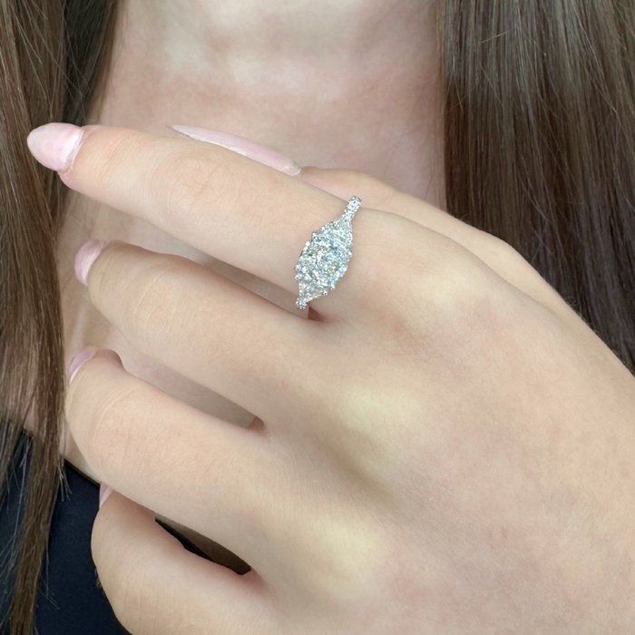 Exquisite 2.31ct Diamonds 3-Stone Ring in 18k White Gold - IGI Certified