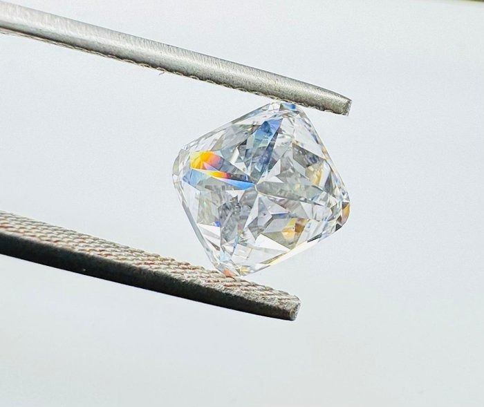 Exquisite 2.71ct Cushion-Shaped Natural Diamond - GIA Certified