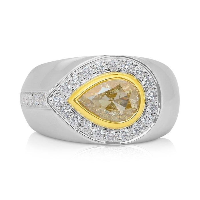 Exquisite 2.91ct Diamonds Cluster Ring in 18k White & Yellow Gold - IGI Certified