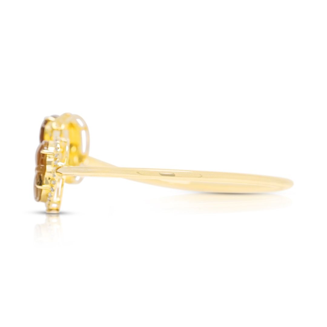 Exquisite Honey Yellow Jade with 0.42ct Diamonds Bangle in 18K Yellow Gold