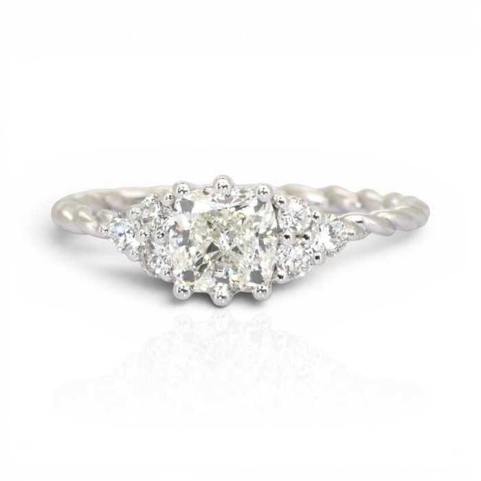 1.34 Carats IGI Certified Natural Diamond 18K White Gold 7-Stone Ring
