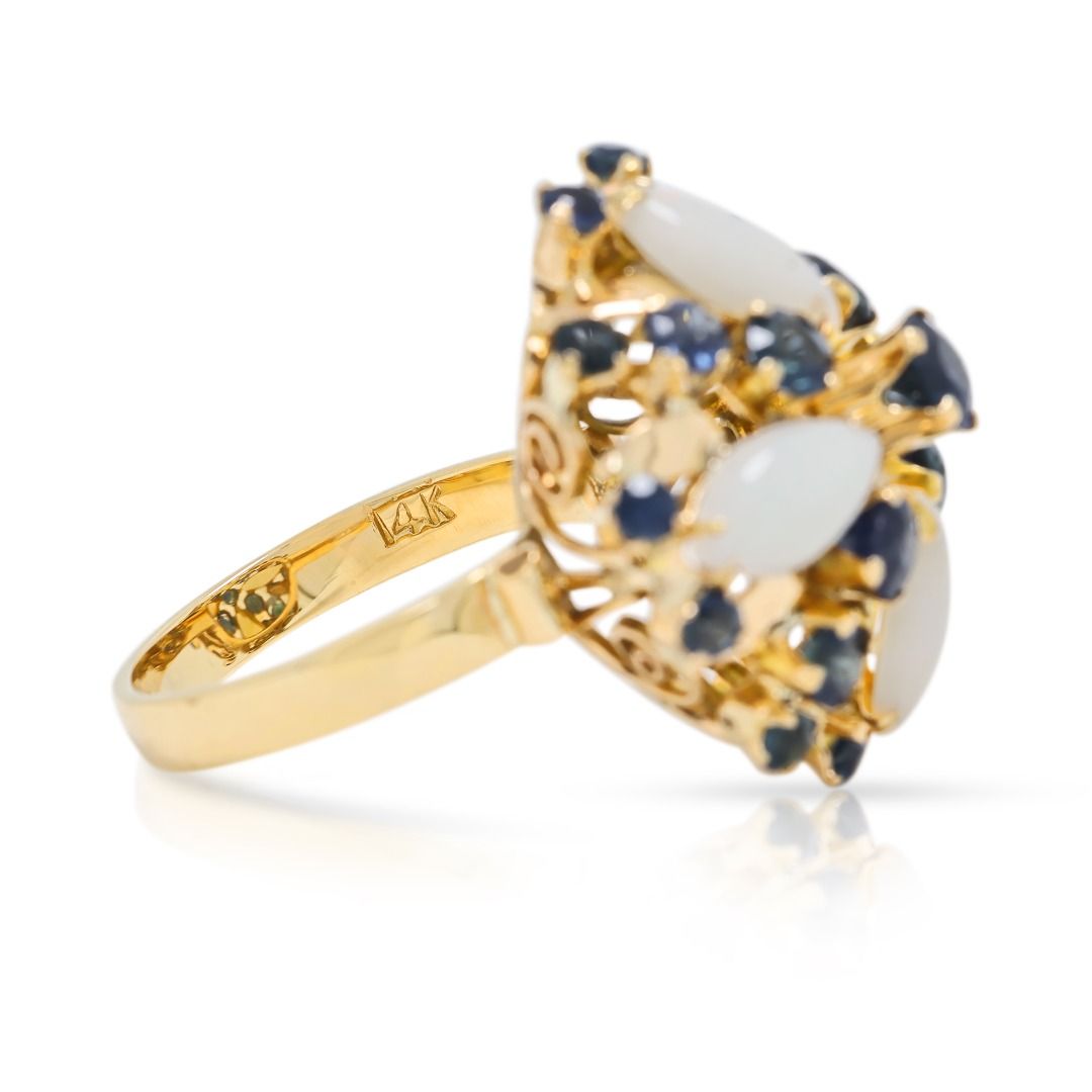 Floral 2.00ct Opal & Sapphire Ring in 18K Yellow Gold