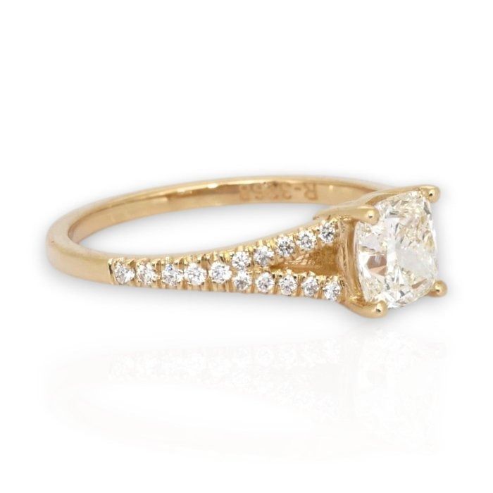 GCI Certified 1.21ct Diamonds Pave Ring in 18k Yellow Gold
