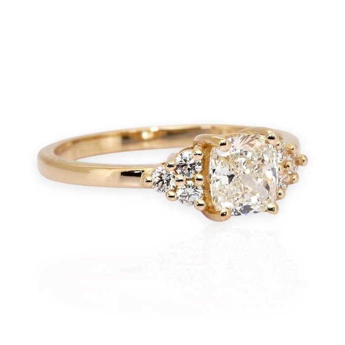 GCI Certified 1.22ct Diamonds 7-Stone Ring in 18k Yellow Gold
