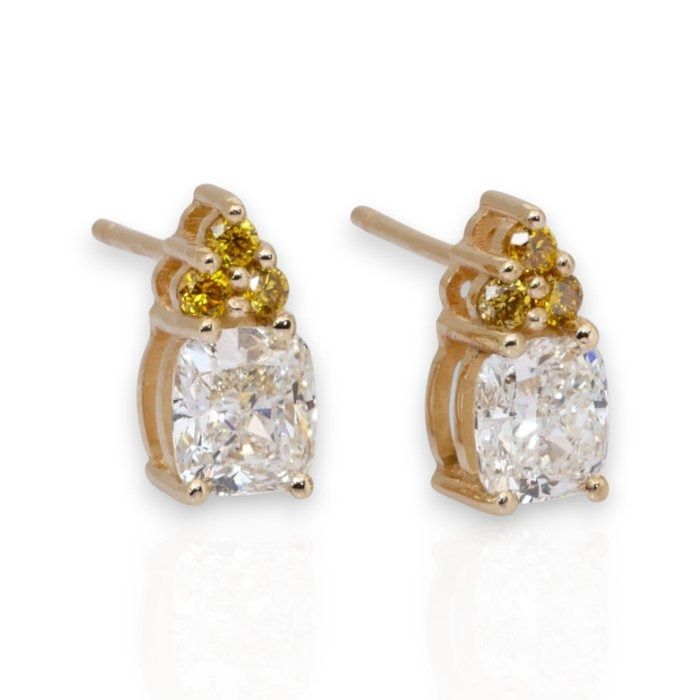 GCI Certified 2.24ct Diamonds Earrings in 18k Yellow Gold