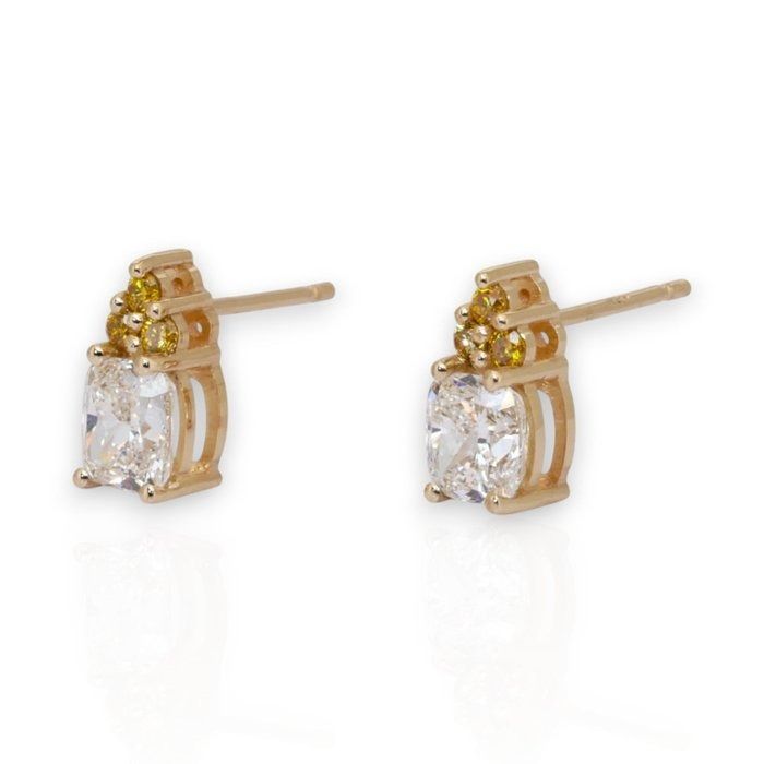 GCI Certified 2.24ct Diamonds Earrings in 18k Yellow Gold