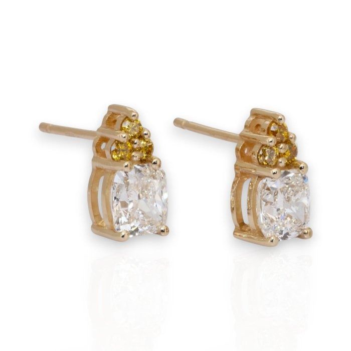 GCI Certified 2.24ct Diamonds Earrings in 18k Yellow Gold