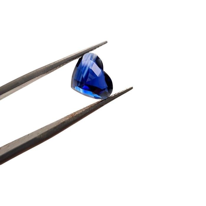 GIA Certified 2.36ct Heart-Shaped Sapphire Gemstone