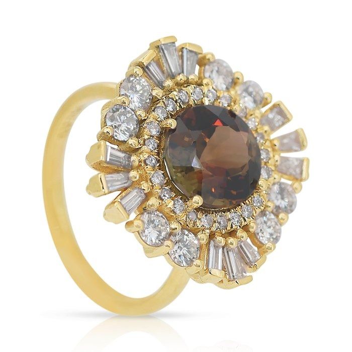 Glamorous 4.36ct Andalusite and Diamonds Cluster Ring in 18k Yellow Gold - IGI Certified