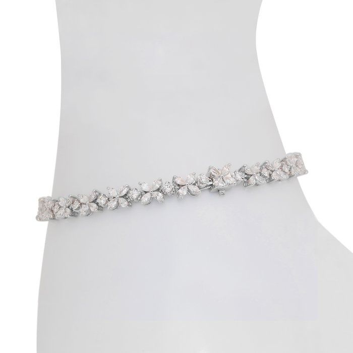 Graceful 4.44ct Diamonds Bracelet in 18k White Gold - IGI Certified