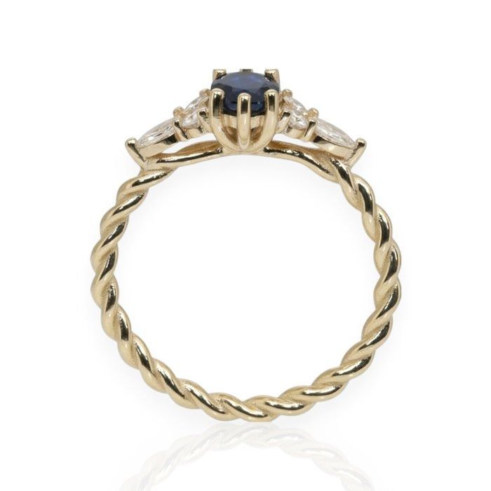 IGI Certified 0.80ct Sapphire and Diamonds Cluster Ring in 18k Yellow Gold