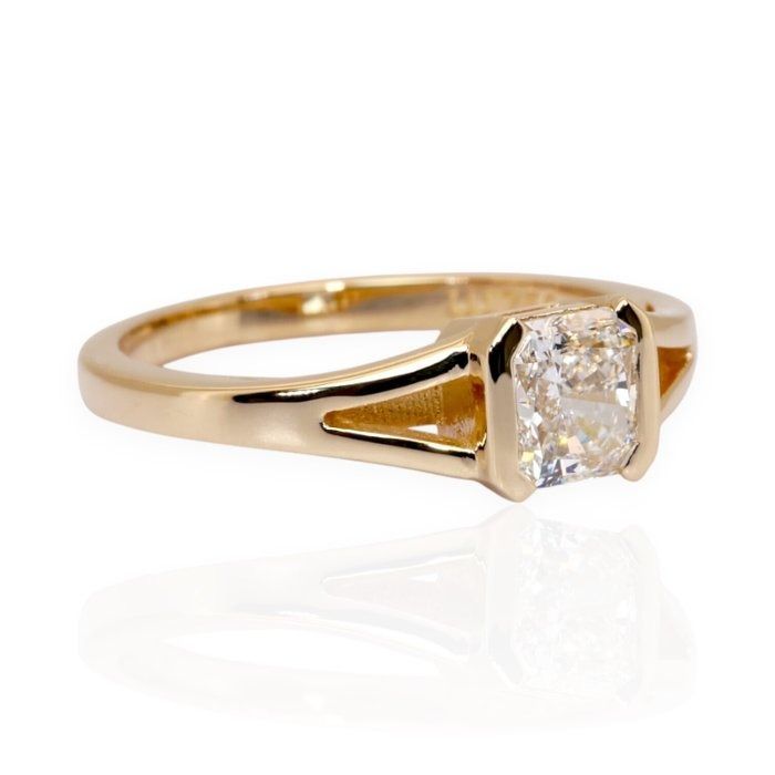 IGI Certified 1.02ct Diamond Solitaire Ring in 18k Yellow Gold