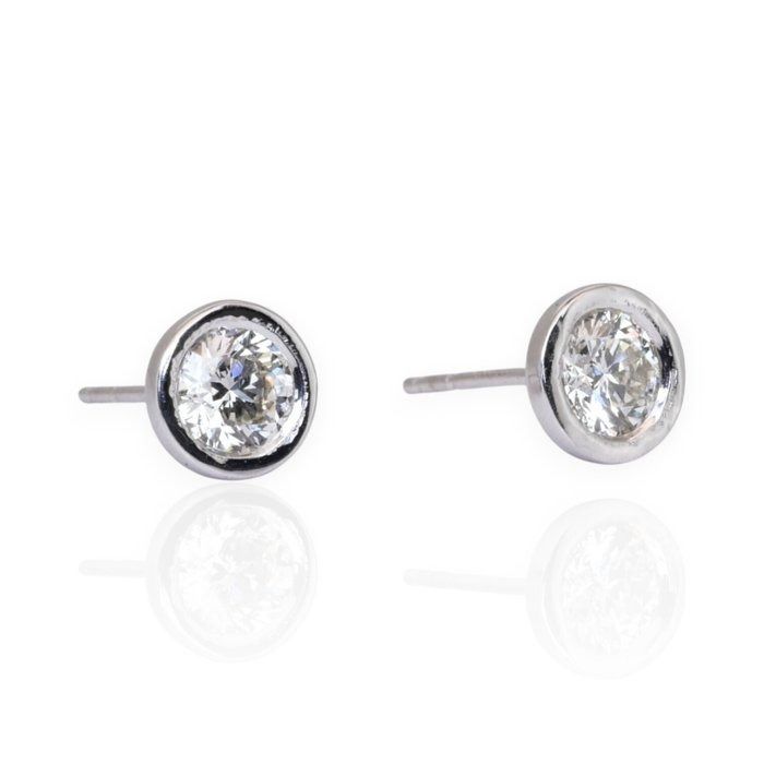 IGI Certified 1.02ct Diamonds Stud Earrings in 18k White Gold