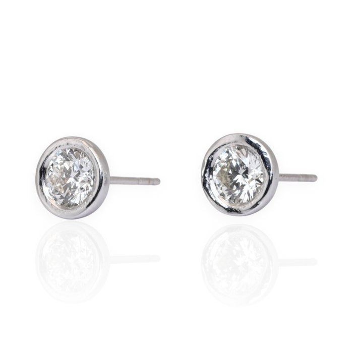 IGI Certified 1.02ct Diamonds Stud Earrings in 18k White Gold
