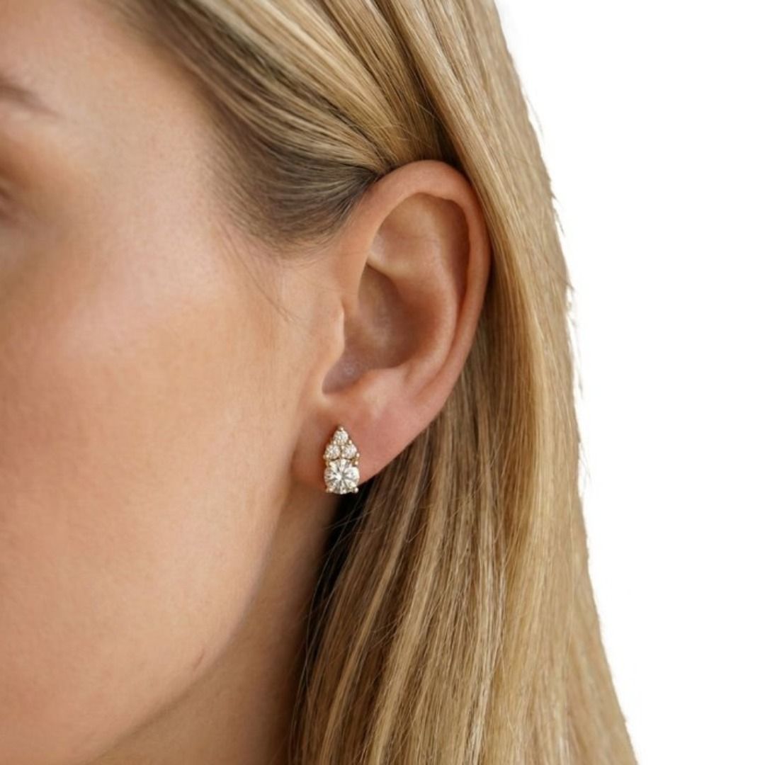 IGI Certified 1.31ct Diamonds Earrings in 18k Yellow Gold