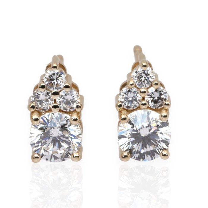 IGI Certified 1.31ct Diamonds Earrings in 18k Yellow Gold