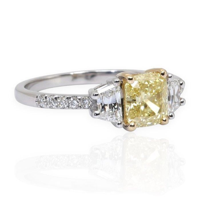 IGI Certified 1.44ct Diamonds Cluster Ring in 18k White & Yellow Gold