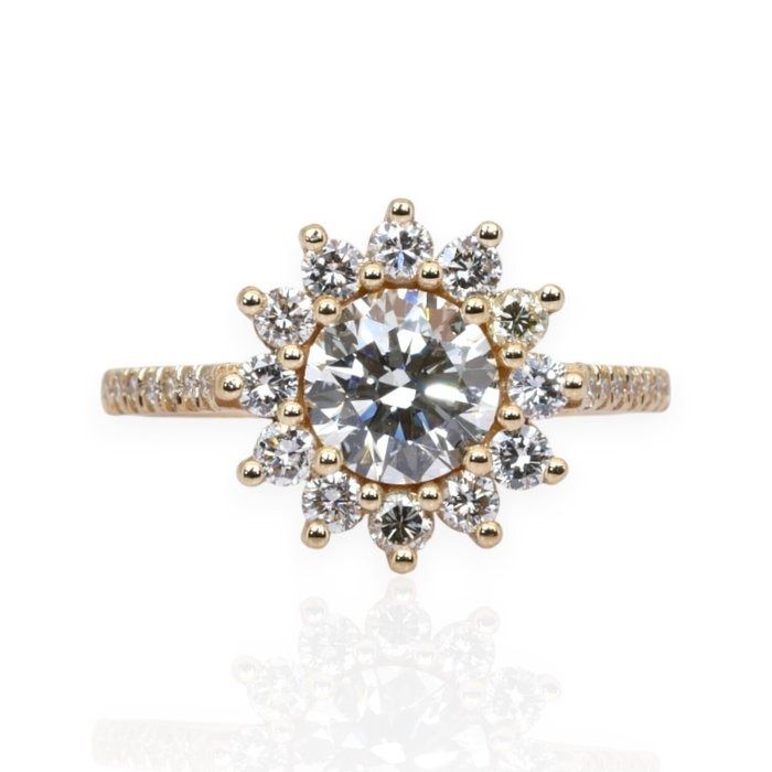 IGI Certified 1.59ct Diamonds Cluster Ring in 18k Yellow Gold