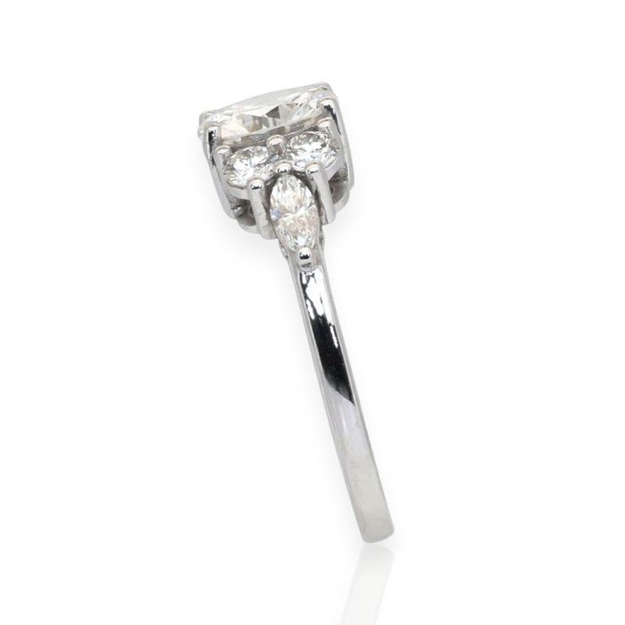 IGI Certified 1.91ct Diamonds Cluster Ring in 18k White Gold