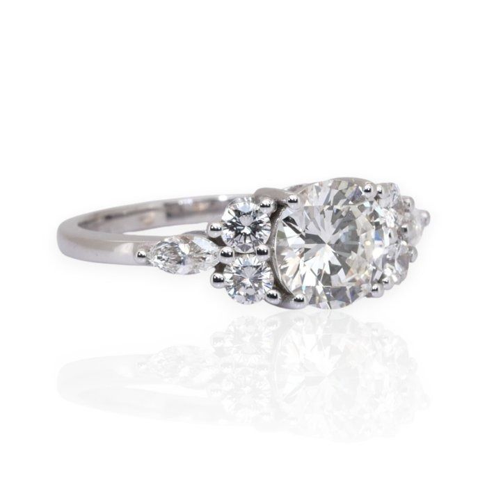 IGI Certified 1.91ct Diamonds Cluster Ring in 18k White Gold