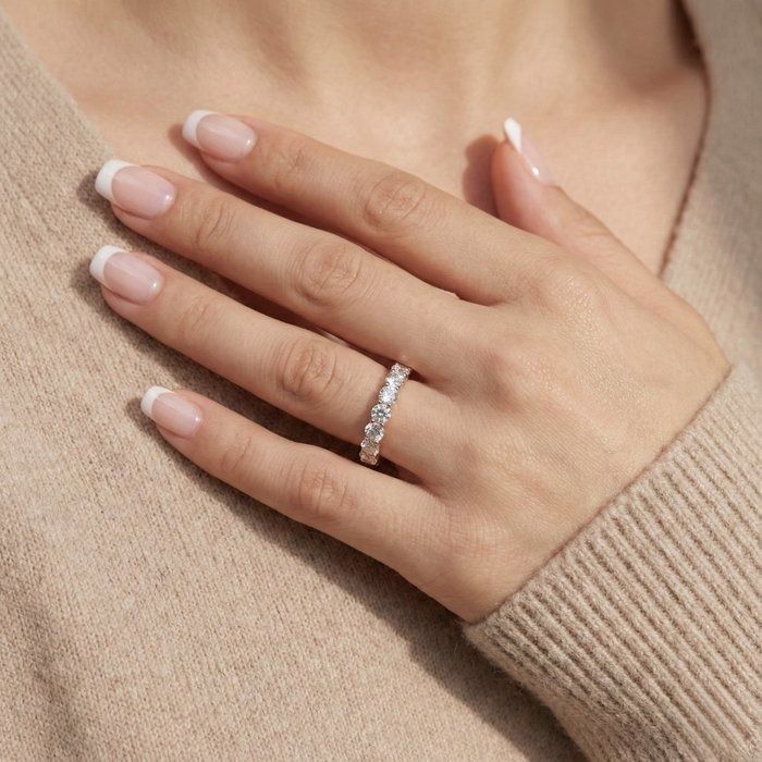 IGI Certified 2.03ct Diamonds Half-Eternity Ring in 18k Rose Gold