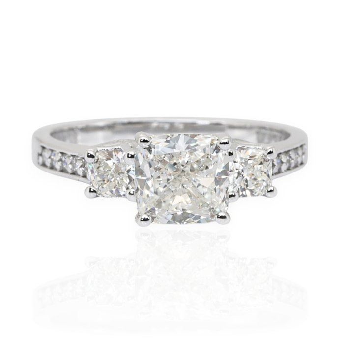 IGI Certified 2.20ct Diamonds 3-Stone Ring in 18k White Gold