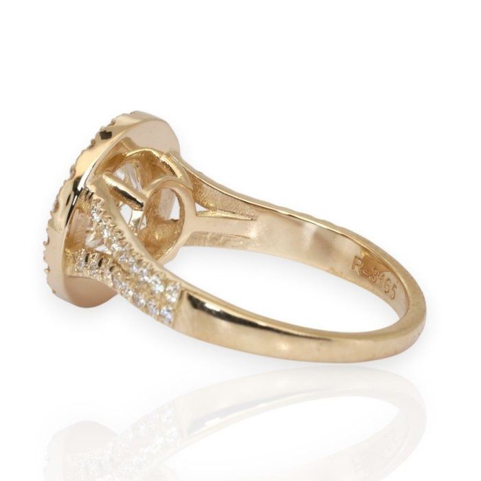 IGI Certified 2.66ct Diamonds Halo Ring in 18k Yellow Gold