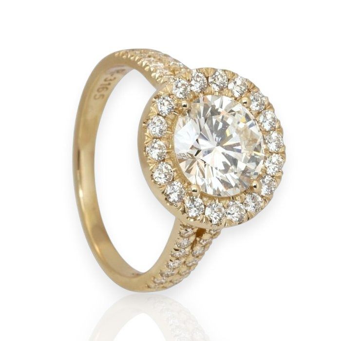 IGI Certified 2.66ct Diamonds Halo Ring in 18k Yellow Gold