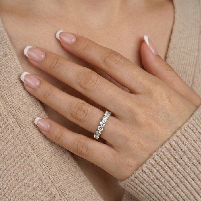 IGI Certified 3.01ct Diamonds Ring in 18k White Gold