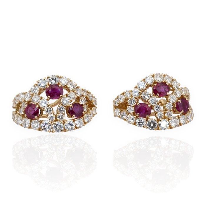 IGI Certified 3.36ct Rubies and Diamonds Earrings in 18k Yellow Gold