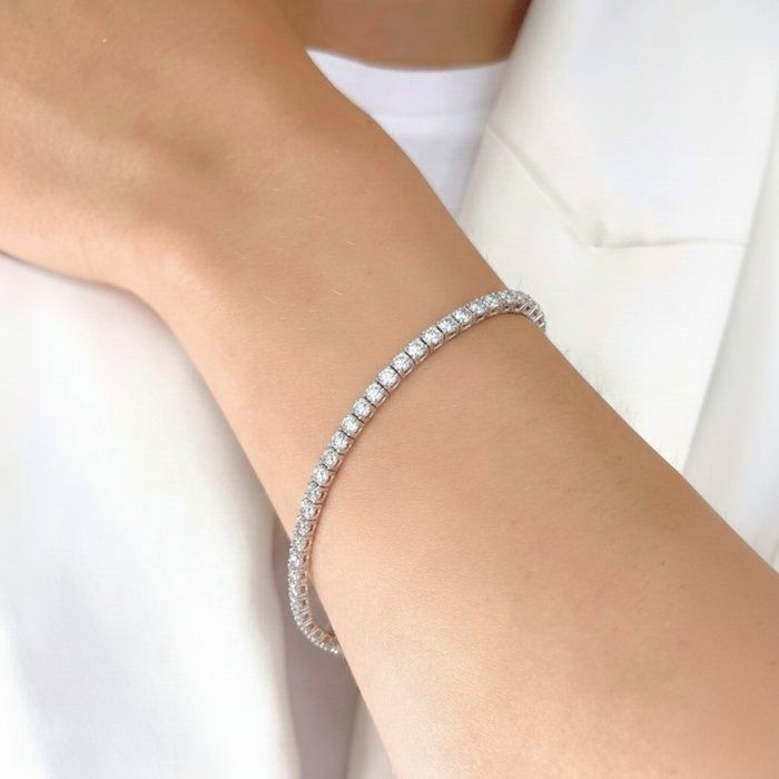 IGI Certified 3.88ct Diamonds Tennis Bracelet in 18k White Gold