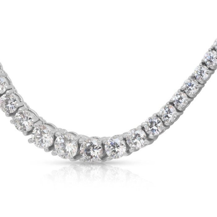 IGI Certified 4.02ct Diamonds Necklace in 18k White Gold