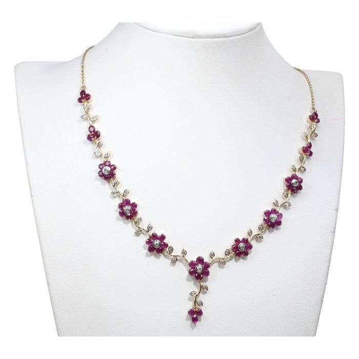 IGI Certified 6.05ct Rubies and Diamonds Drop Necklace in 18k Yellow Gold