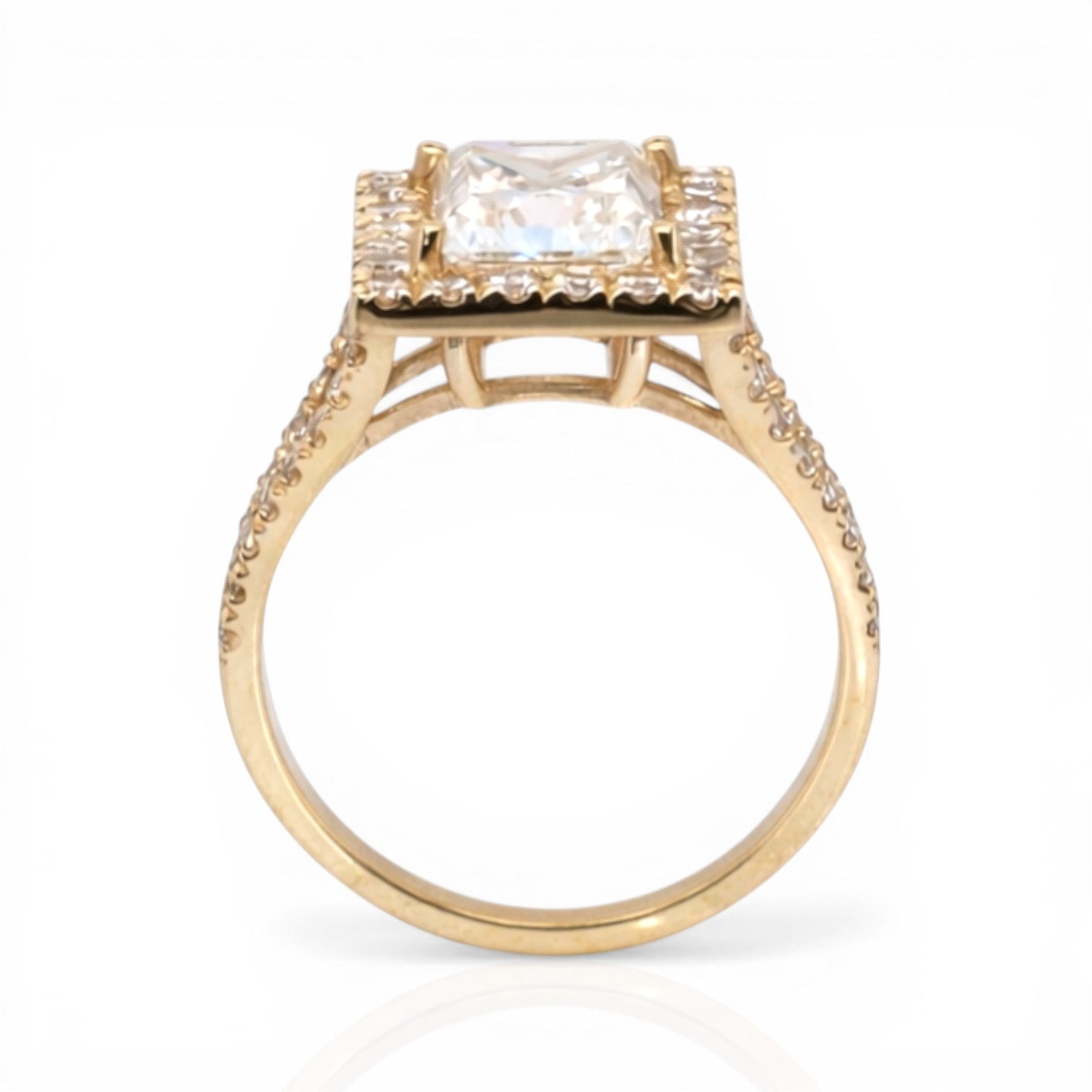 IGI Certified 3.95ct Diamonds Halo Ring in 18k Yellow Gold