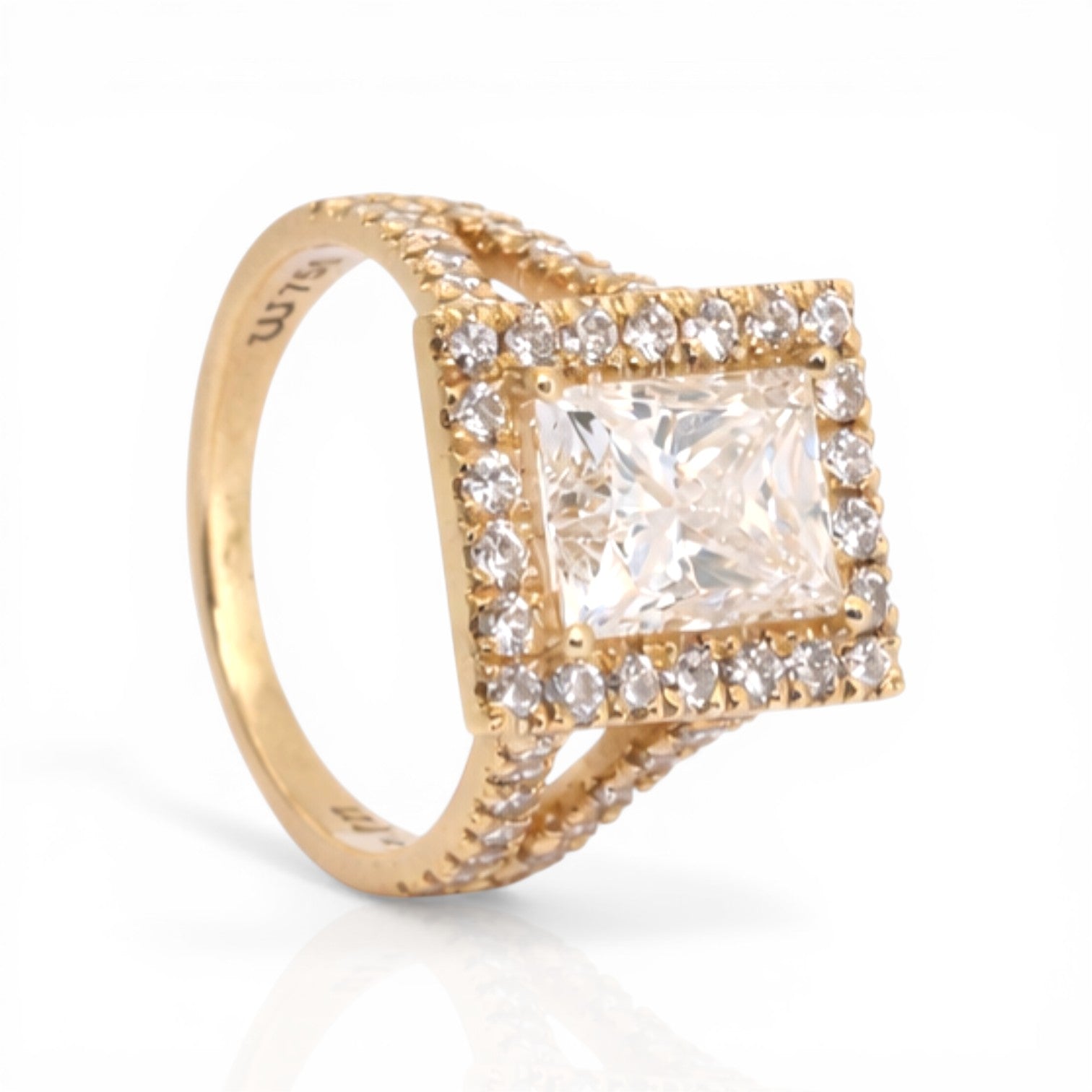 IGI Certified 3.95ct Diamonds Halo Ring in 18k Yellow Gold