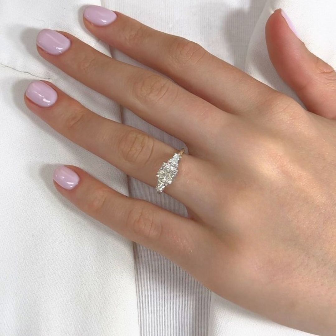 Impeccable 2.16ct Diamonds 3-Stone Ring in 18k Yellow & White Gold - IGI Certified