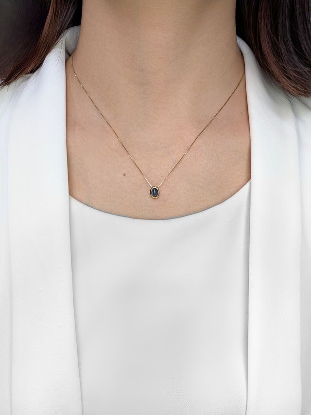 Charming 0.08ct Sapphire Pendant in 18K Yellow Gold (New)