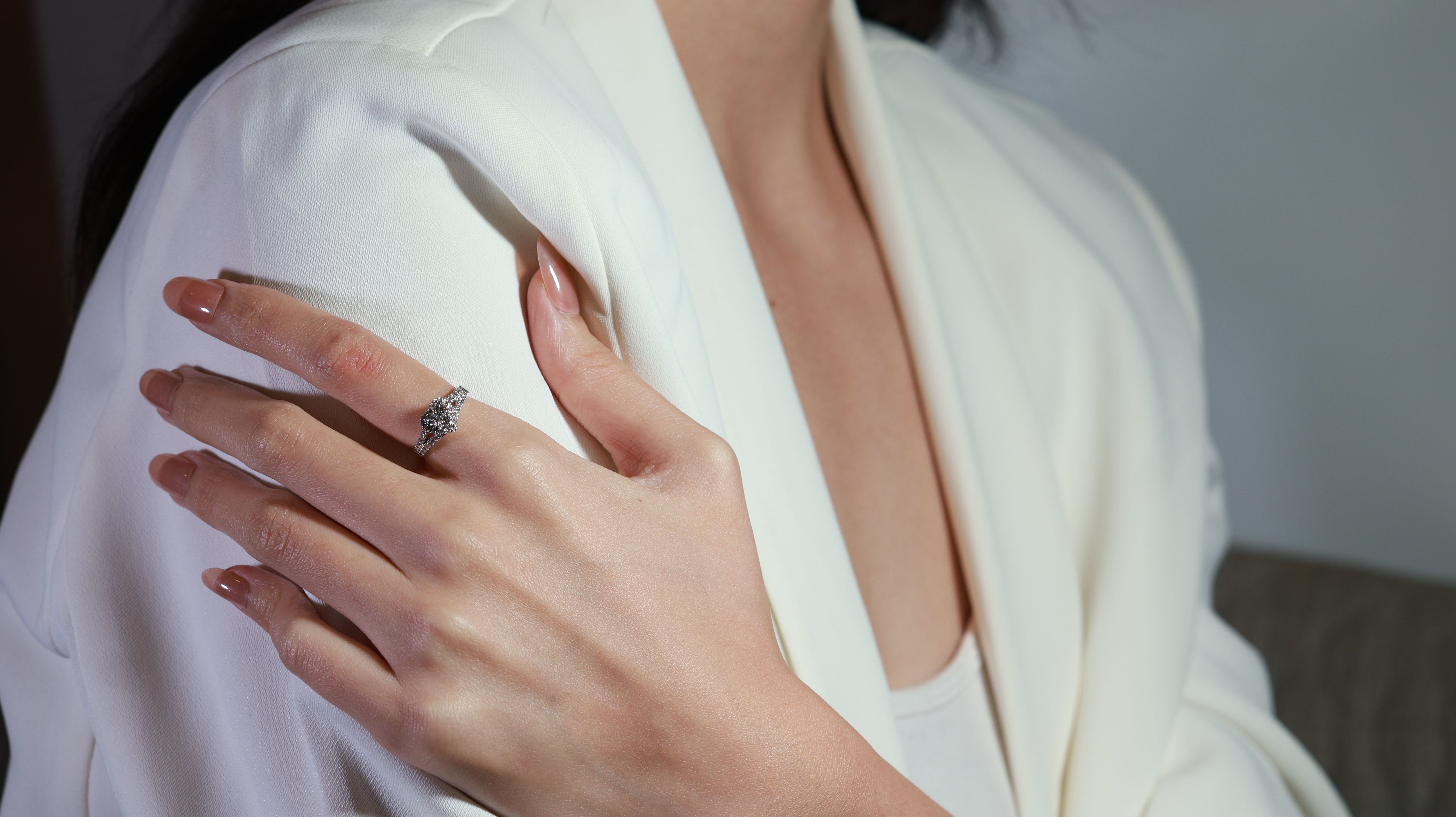 Exquisite 0.81ct Round Brilliant Natural Diamond Ring in 18K White Gold