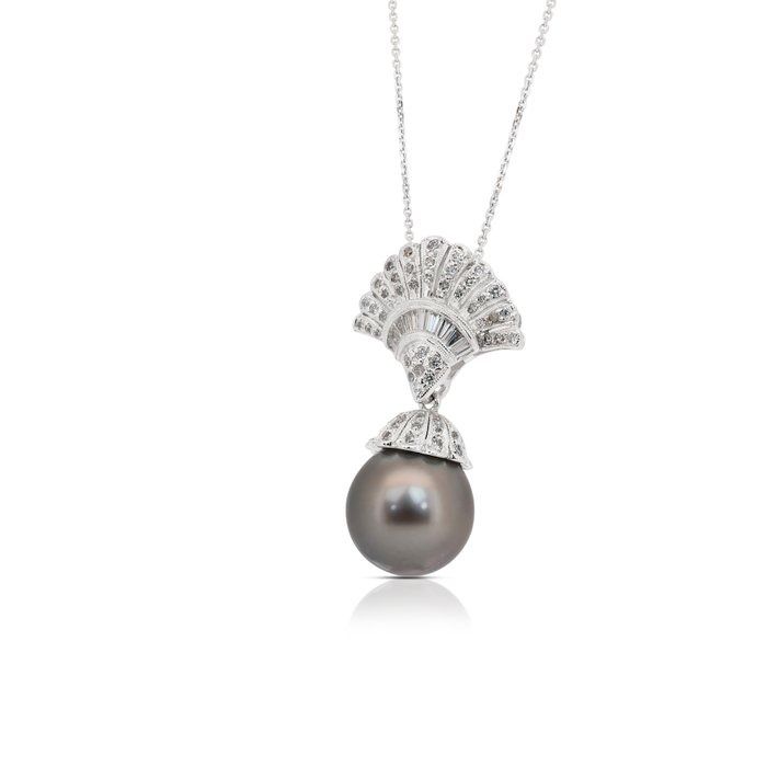 Luminous 13.25ct Tahitian Cultured Pearl and Diamonds Necklace in 18k White Gold - IGI Certified