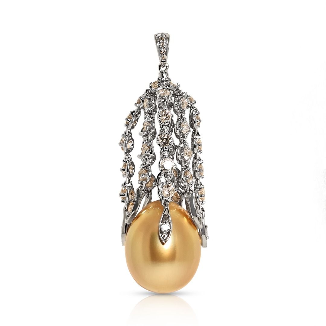 Luminous 2.17ct South Sea Pearl and Diamond Pendant in 18K Two-Toned Gold