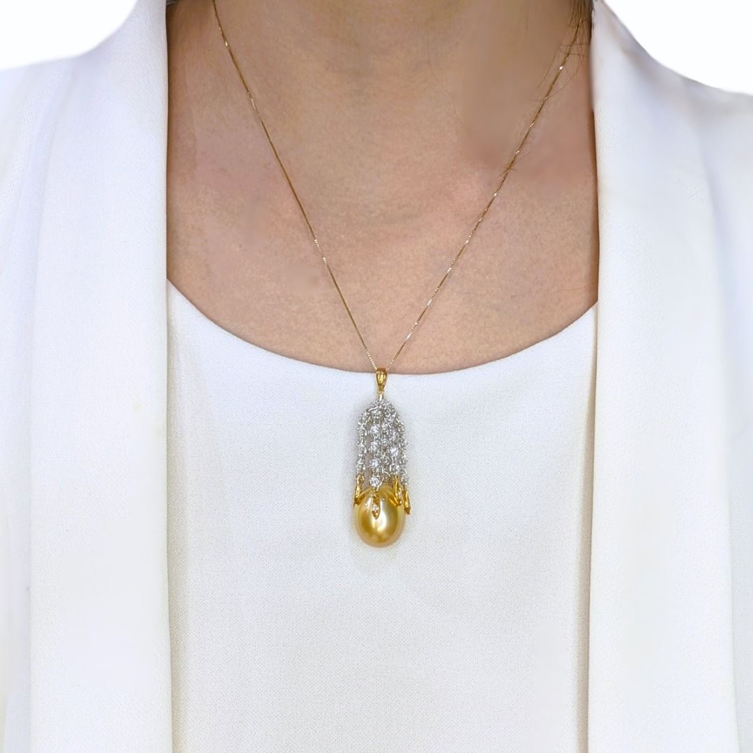 Luminous 2.17ct South Sea Pearl and Diamond Pendant in 18K Two-Toned Gold