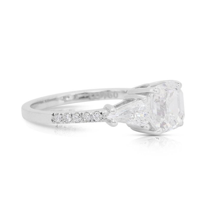 Luminous 2.70ct Diamonds Ring in 18k White Gold - IGI Certified
