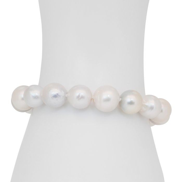 Lustrous 90.00ct Salt Water Cultured Pearls Bracelet in 18k Yellow Gold - IGI Certified