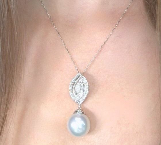 Lustrous 9.20ct Salt Water Pearl and Diamonds Drop Necklace in 18k White Gold - IGI Certified