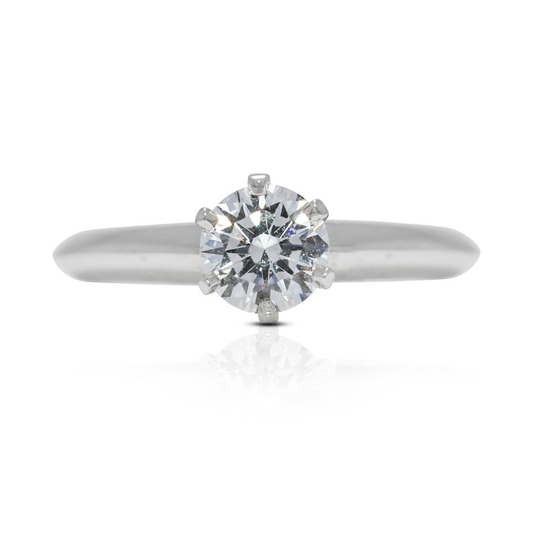 Luxurious 0.52 ct. Round Brilliant Diamonds Ring
