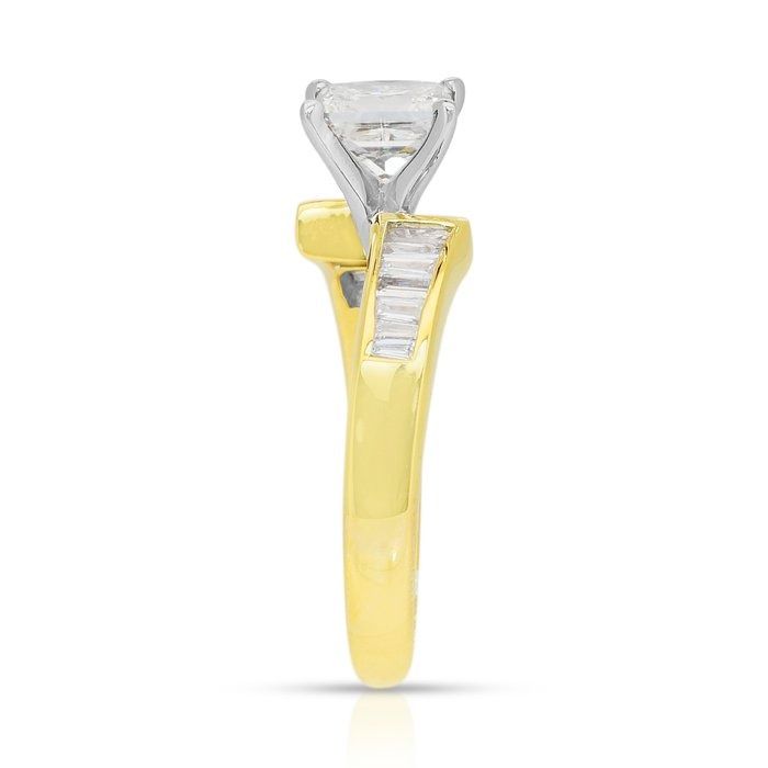 Luxurious 1.41ct Diamonds Ring in 18k Yellow & White Gold - IGI Certified