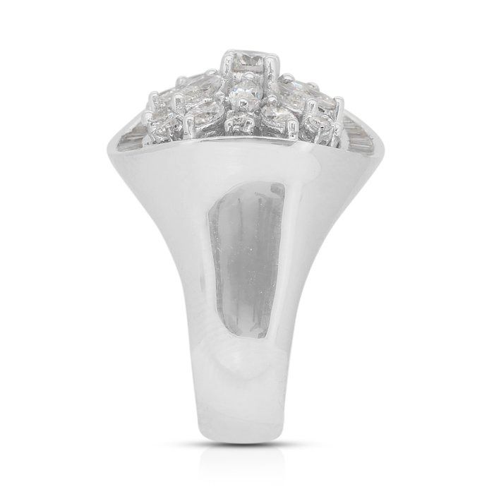 Luxurious 2.46ct Diamonds Cocktail Ring in 18k White Gold - IGI Certified
