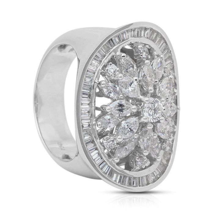 Luxurious 2.46ct Diamonds Cocktail Ring in 18k White Gold - IGI Certified